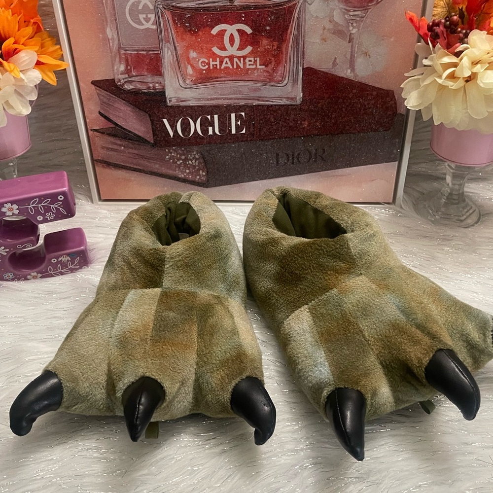 Green Plaid Claw Slippers